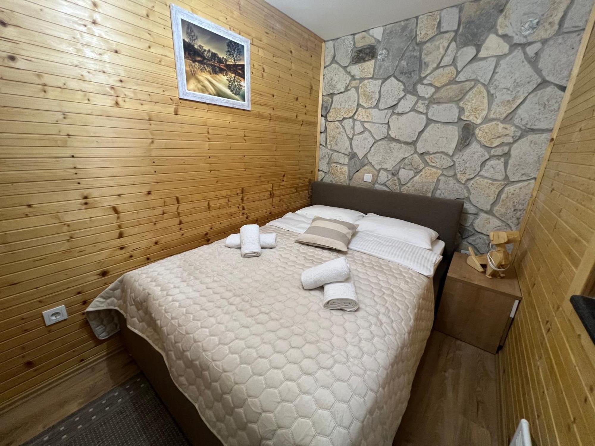 Zen Den Apartments Otočac Exterior foto